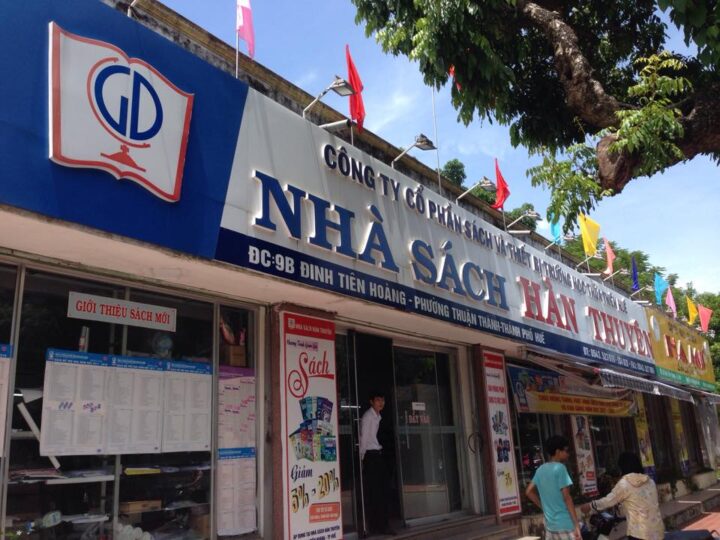 nhà sách ở Huế