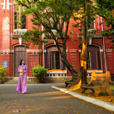 Xinh lung linh khi chụp ảnh ngoại cảnh Tết Huế 2025