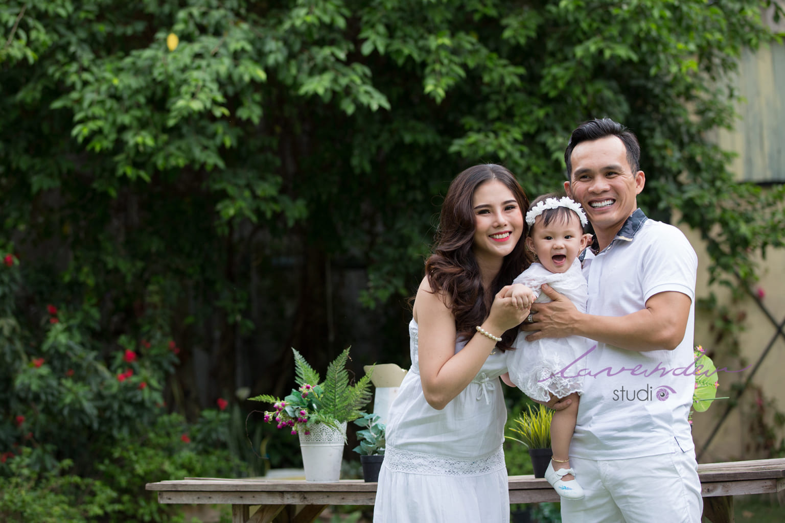 10 concept chụp hình tại nhà cho bé trai năm 2025