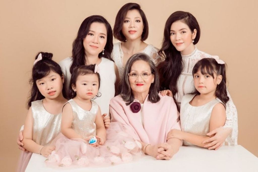 Dịch vụ ghép hình gia đình tại TP.HCM nhanh chóng lấy ngay