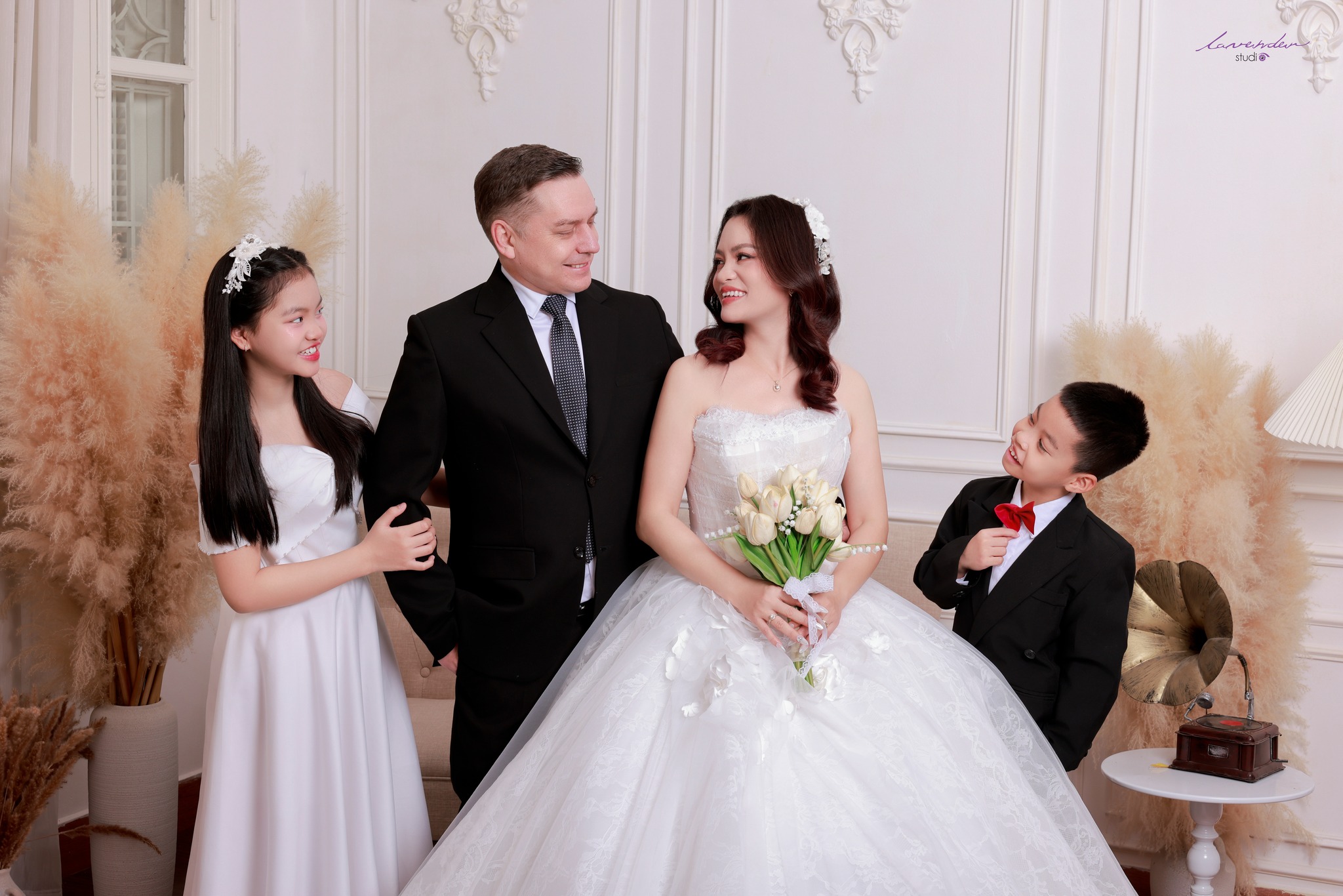 Chụp Ảnh Kỷ Niệm Ngày Cưới 2026 Tại Nhà – Xu Hướng Mới Chụp Ảnh Kỷ Niệm Ngày Cưới 2026 Tại Nhà – Xu Hướng Mới