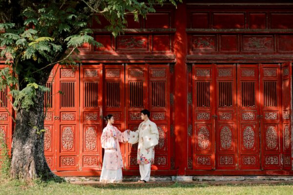 Chụp ảnh couple áo dài ở đại nội Huế siêu hot 2026
