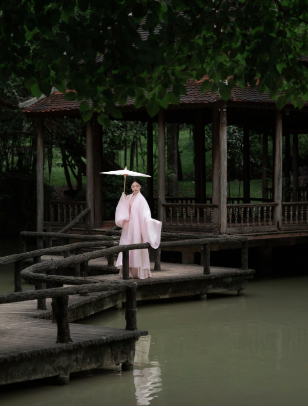 Thuê thợ chụp ảnh ở Huế theo giờ – Nhiếp ảnh gia kinh nghiệm Thuê thợ chụp ảnh ở Huế theo giờ – Nhiếp ảnh gia kinh nghiệm