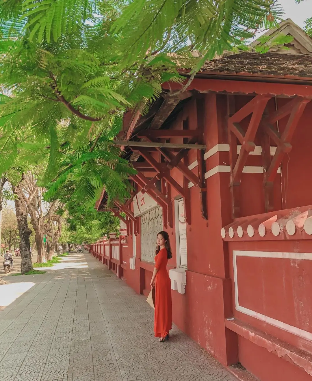 Địa điểm chụp hình áo dài Tết đẹp tại Huế (7) Địa điểm chụp hình áo dài Tết đẹp tại Huế (7)
