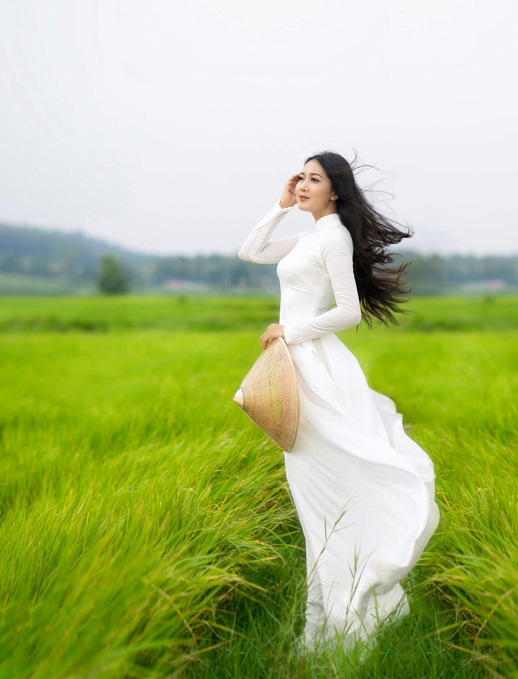 Hình ảnh áo dài đẹp tôn vinh nét Á Đông (1) Hình ảnh áo dài đẹp tôn vinh nét Á Đông (1)